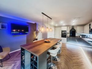 Kitchen Diner- click for photo gallery